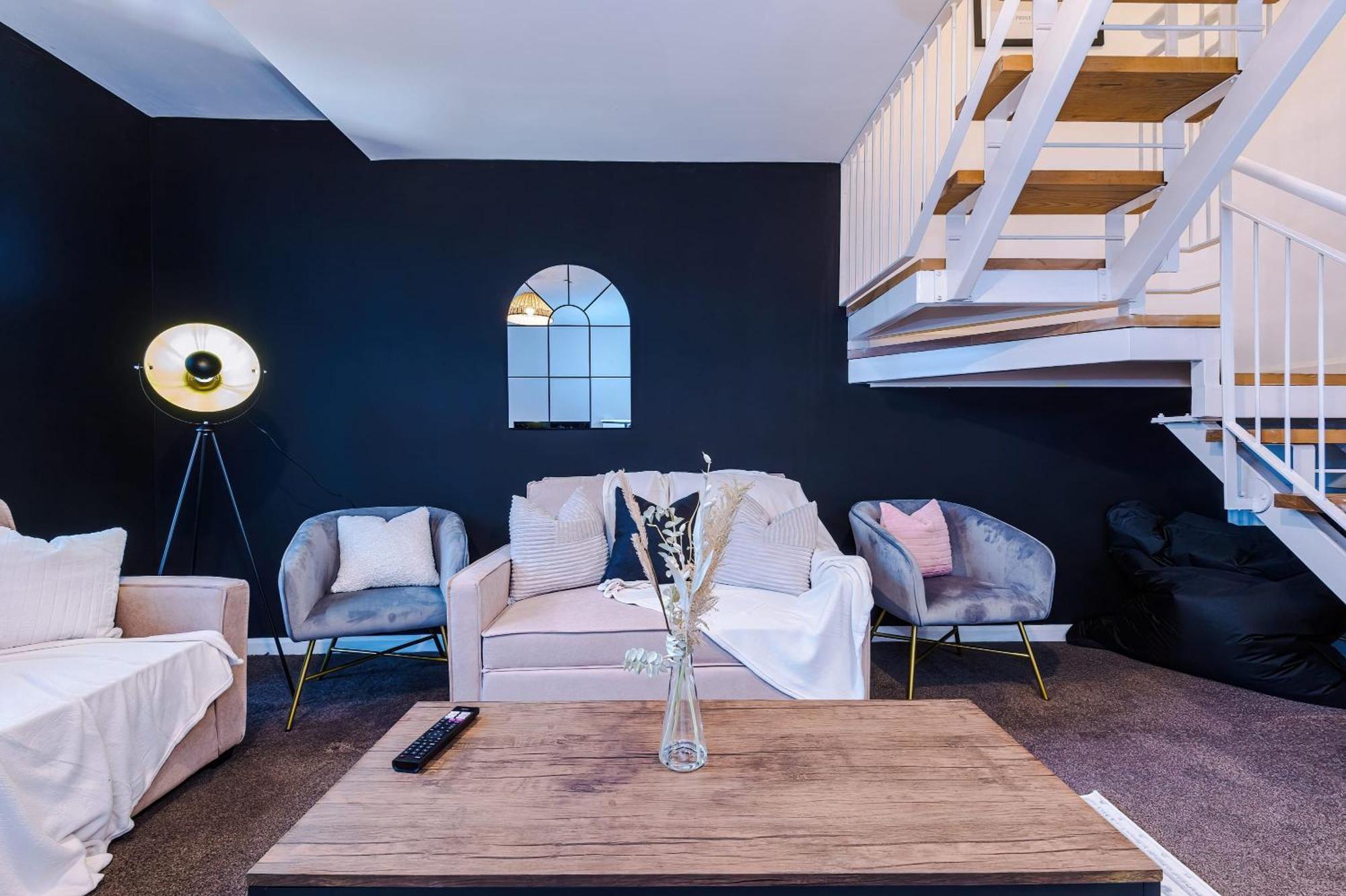 マンチェスター Rest&Recharge At A Spacious Townhouse By The Etihadヴィラ エクステリア 写真