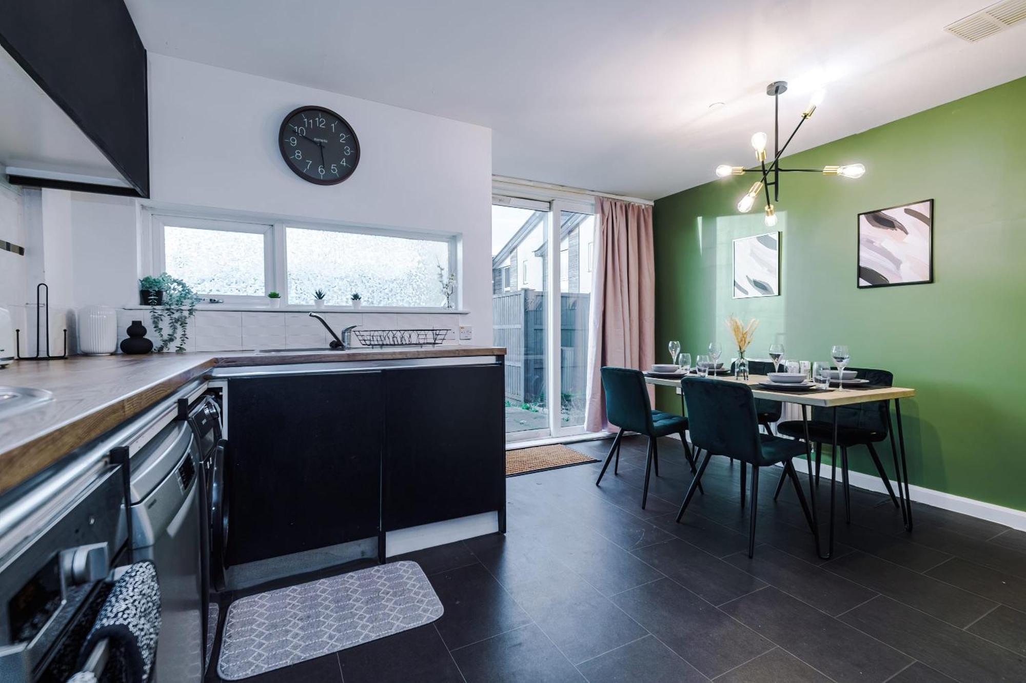 マンチェスター Rest&Recharge At A Spacious Townhouse By The Etihadヴィラ エクステリア 写真