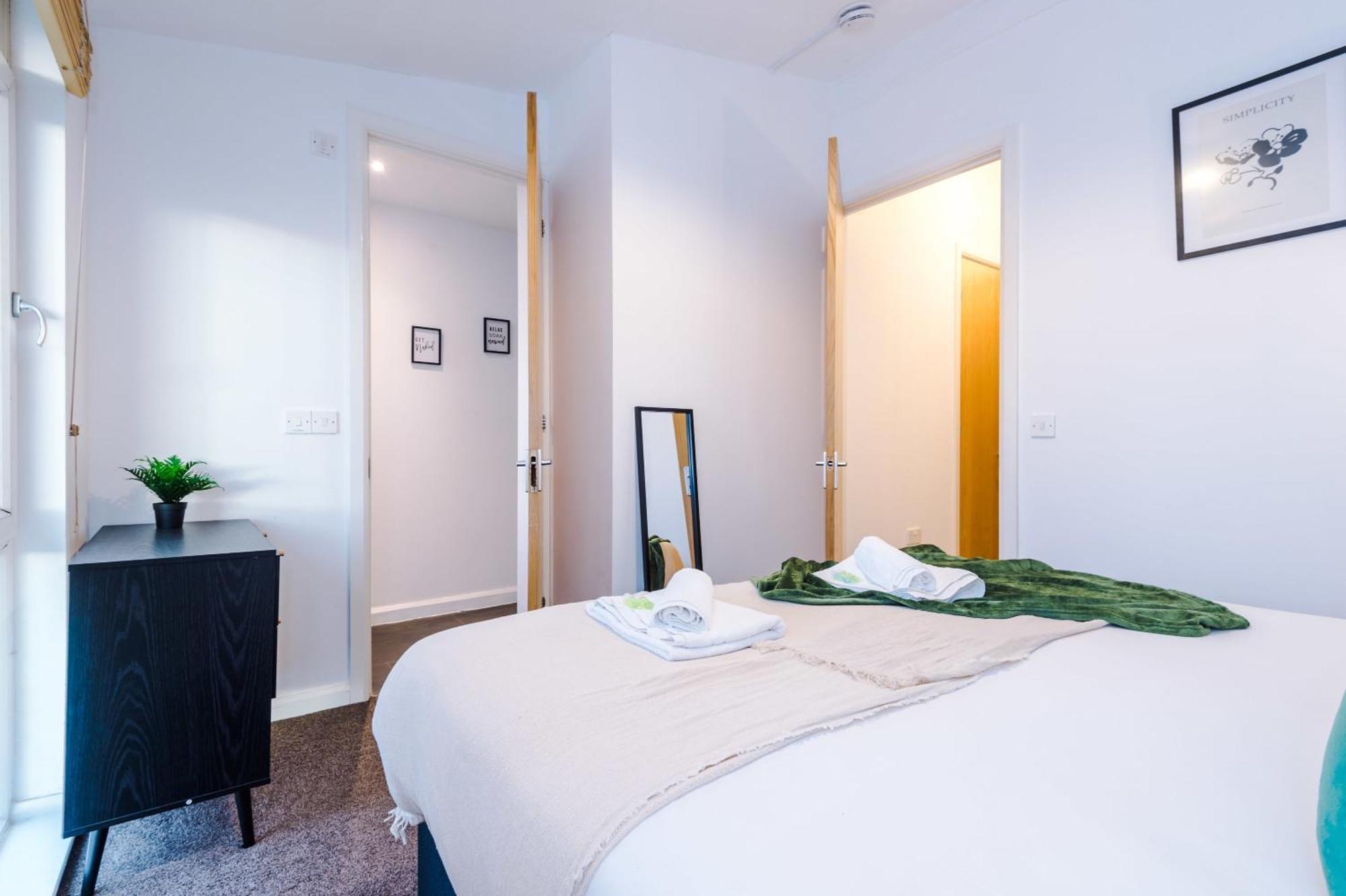 マンチェスター Rest&Recharge At A Spacious Townhouse By The Etihadヴィラ エクステリア 写真